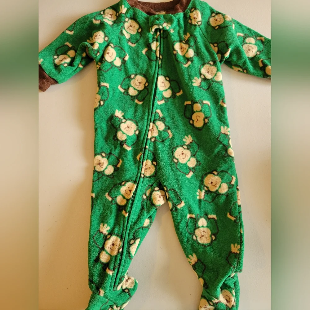 Infant boy's Animal Themed Footie pajamas bundle 6-9 months